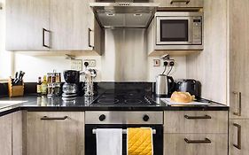 Wild Roses Serviced Apartments - Tower Bridge